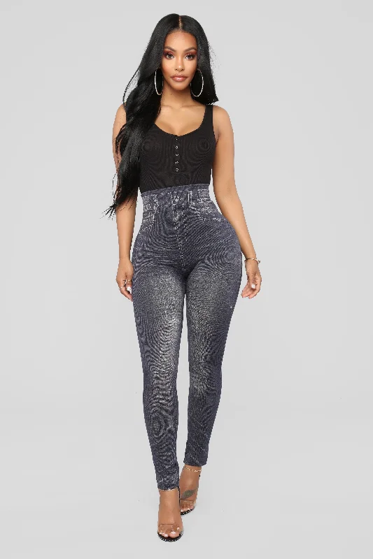 Vent-fit sports legging -Larissa Denim Print Leggings - Black