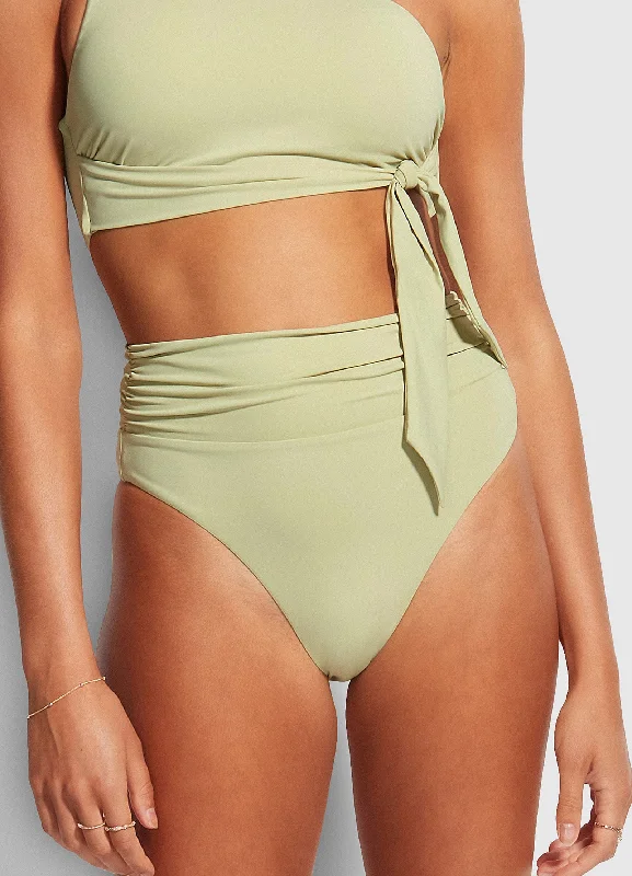 Mesh-chic swimwear -Active High Cut Rio - Pear